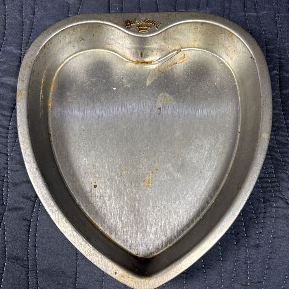 Vintage Bake King Heart Shaped Aluminum Cake Pan 9 Inch Valentine Baking